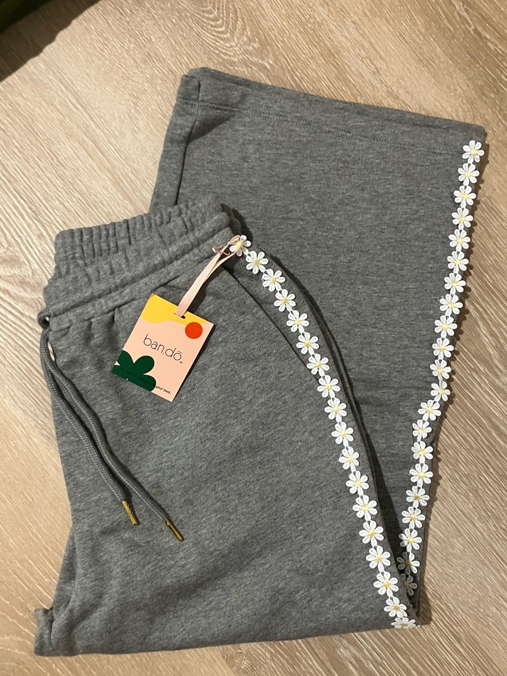 ban.do Wide Leg Daisy Crop Sweatpants